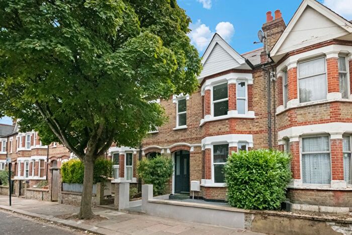 4 Bedroom Terraced House For Sale In Deans Road, Hanwell, W7