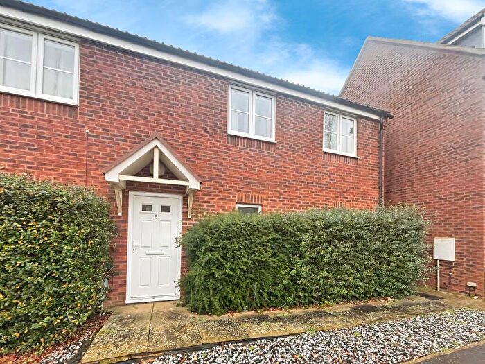 2 Bedroom Detached House For Sale In Charter Avenue, Market Deeping, PE6