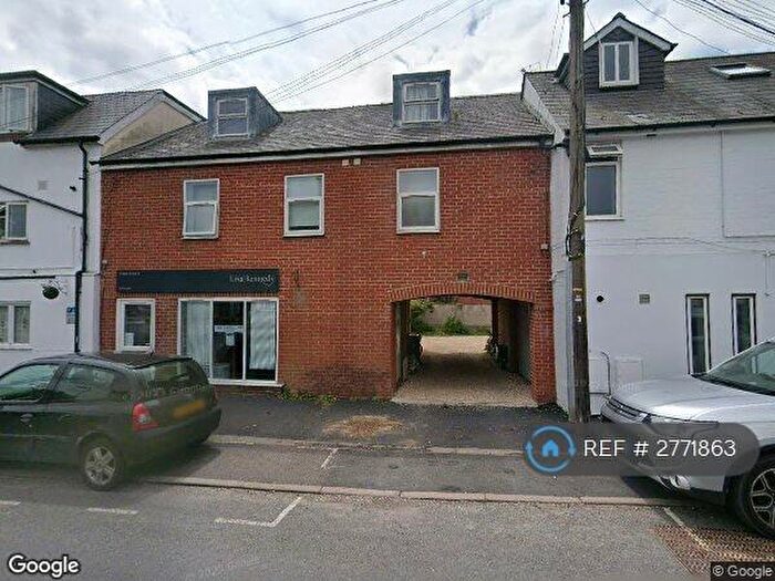 1 Bedroom Flat To Rent In South Street, Pennington, Lymington, SO41