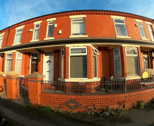 5 Bedroom Terraced House To Rent In Acomb Street, Manchester, M14