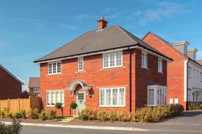 4 Bedroom Detached House For Sale In Asgard Green, Watlington, OX49