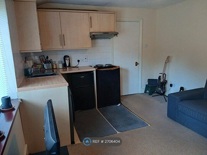 1 Bedroom Flat To Rent In Bean Road, Greenhithe, DA9