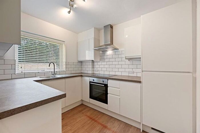 3 Bedroom Detached House To Rent In Queens Road, Waltham Cross, EN8