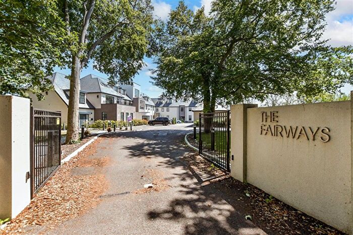 2 Bedroom Flat For Sale In Convent Road, Broadstairs, Kent, CT10