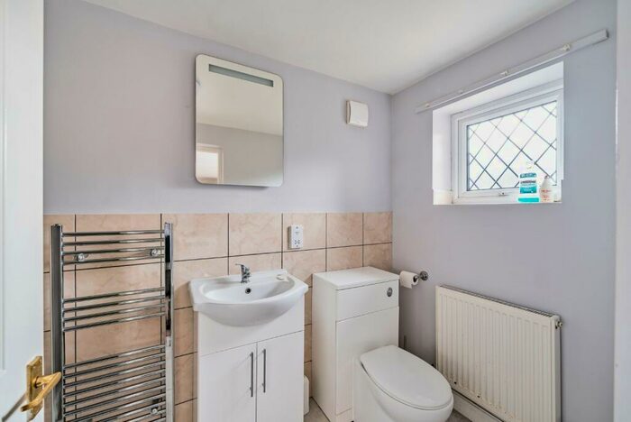 3 Bedroom Detached House For Sale In Hookstone Drive, Harrogate, North Yorkshire, Uk, HG2