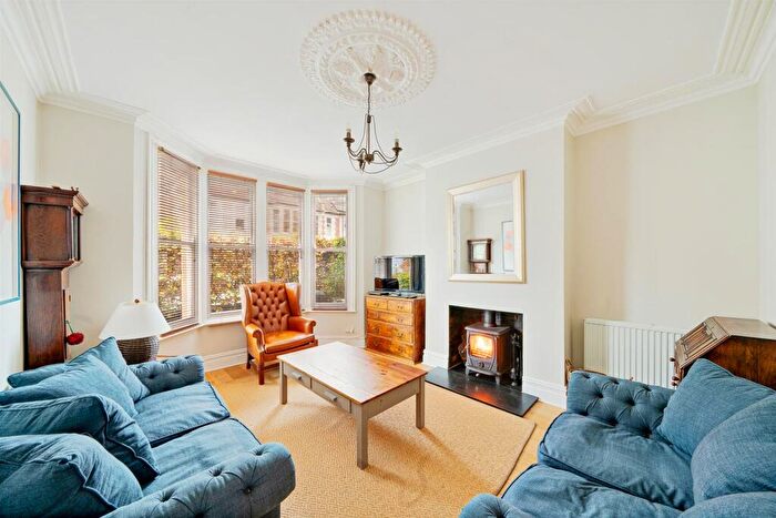 4 Bedroom House For Sale In Leighton Road, Southville, Bristol, BS3 - Photo 2