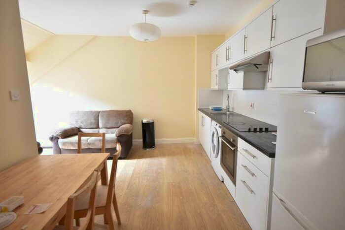 3 Bedroom Flat To Rent In Portman Mews, Shieldfield, NE2