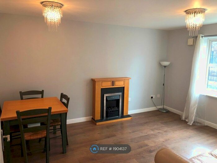 1 Bedroom Flat To Rent In Noble Court, Slough, SL2
