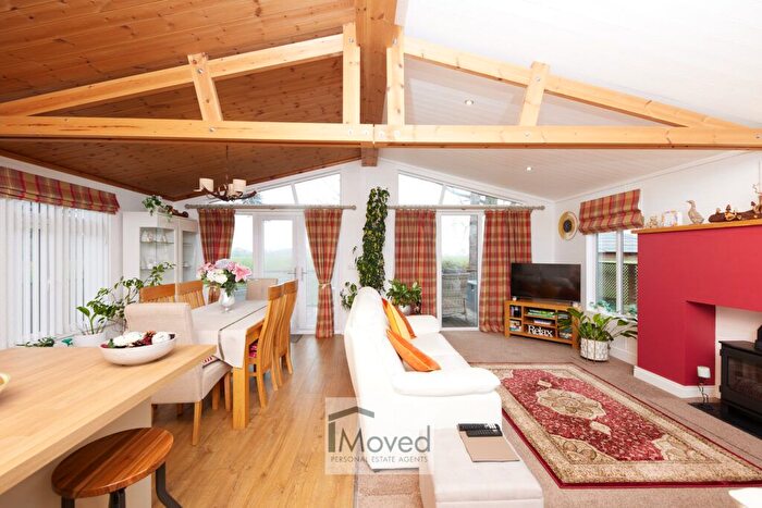 2 Bedroom Lodge For Sale In Hollicarrs Holiday Park, Escrick, YO19