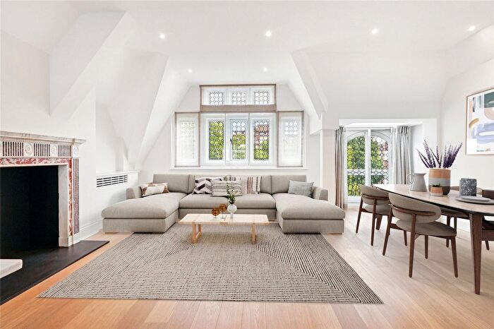 4 Bedroom Flat To Rent In Sloane Street, Sloane Square, London, SW1X