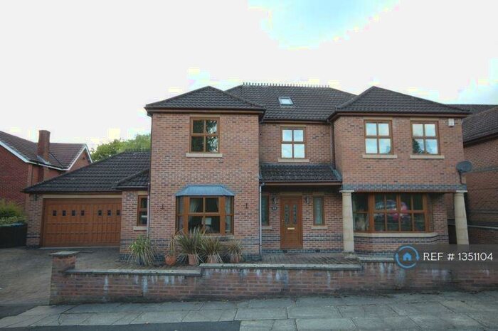 6 Bedroom Detached House To Rent In Northdene Drive, Rochdale, OL11