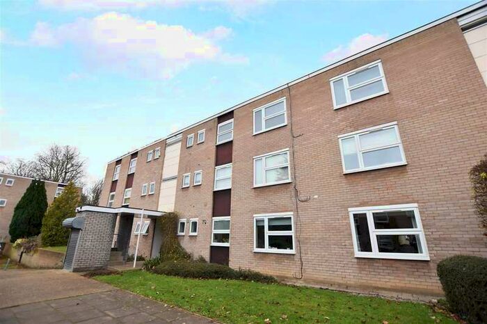 3 Bedroom Flat To Rent In Hepple Close, Isleworth, TW7