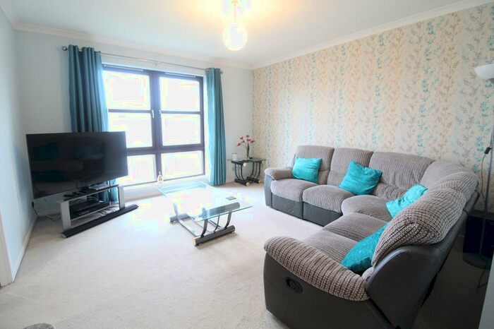 2 Bedroom Flat To Rent In Roslin Place, Top Floor, AB24
