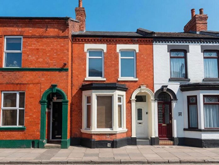 3 Bedroom Terraced House For Sale In Derby Road, Abington, Northampton, NN1