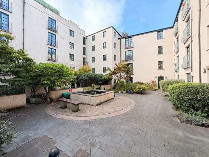 2 Bedroom Flat For Sale In / Yardheads, Leith, Edinburgh, EH6