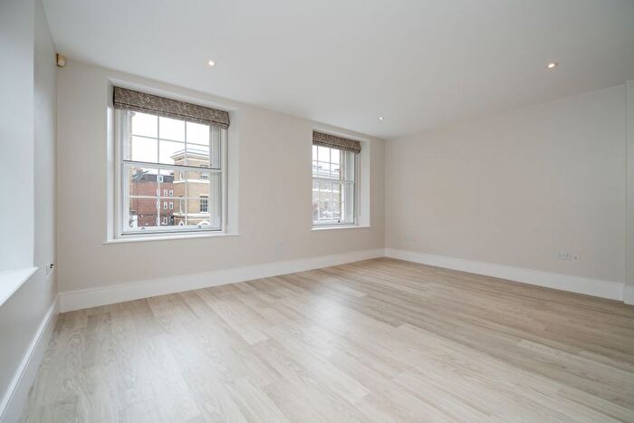 1 Bedroom Flat To Rent In Cavalry Square, London, SW3