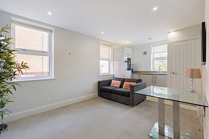 1 Bedroom Flat To Rent In Arden Street, Stratford-Upon-Avon, CV37