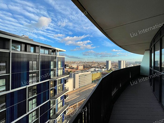 2 Bedroom Flat To Rent In Cascade Way, London, W12