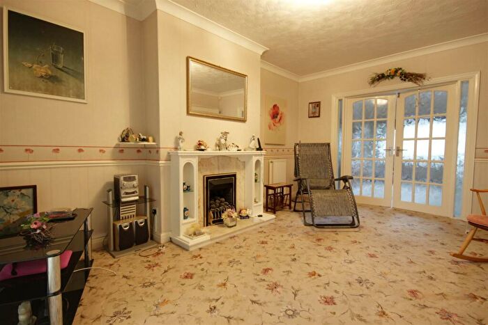 2 Bedroom Semi-Detached Bungalow For Sale In Southgate, Hornsea, HU18