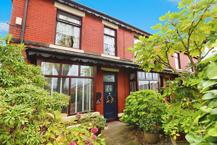 3 Bedroom End Of Terrace House For Sale In Walshaw Road, Bury, BL8