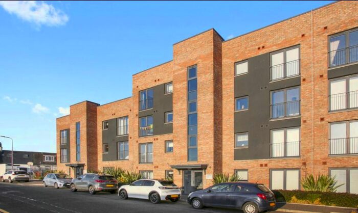 2 Bedroom Flat To Rent In Fishwives Causeway, Portobello, Edinburgh, EH15