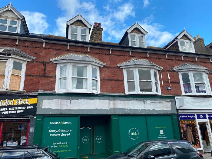 2 Bedroom Flat To Rent In High Street, Sheerness, ME12