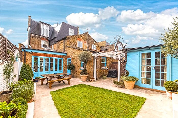 2 Bedroom Flat To Rent In Beltran Road, South Park, Fulham, London, SW6