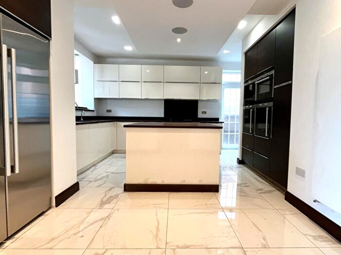 4 Bedroom Semi-Detached House To Rent In Hankins Lane, Mill Hill, London, NW7