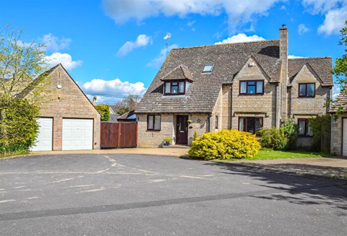 5 Bedroom Detached House For Sale In Silver Close, Minety, SN16