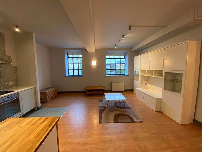 2 Bedroom Flat To Rent In Cumin Court, Honley, Holmfirth, HD9