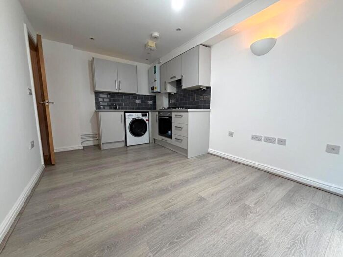 2 Bedroom Flat To Rent In Palmerston Road, Harrow, HA3