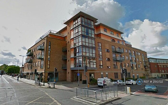 2 Bedroom Flat To Rent In The Levels, Cambridge, CB2