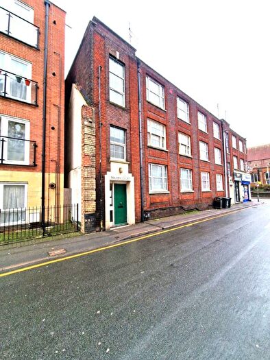 2 Bedroom Flat To Rent In Triumph Court, LU1