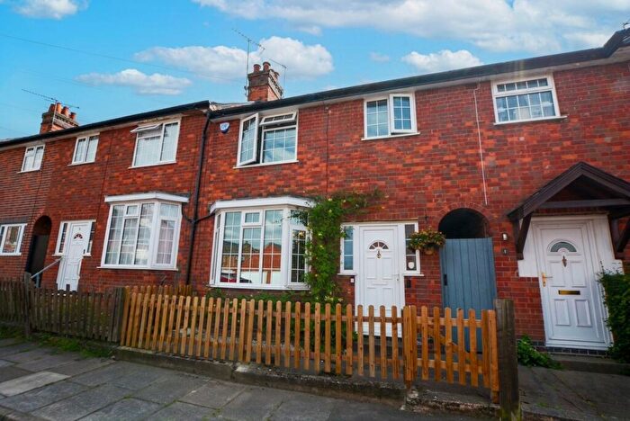 3 Bedroom Town House For Sale In Carl Street, Aylestone, Leicester, LE2