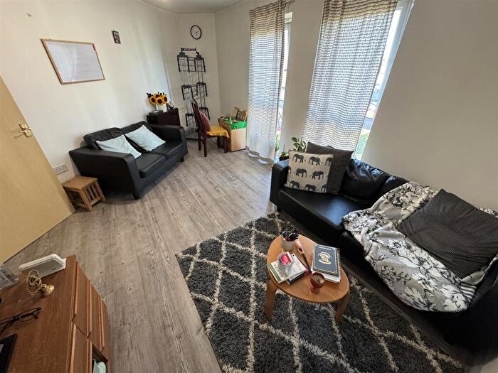 1 Bedroom Flat To Rent In Thackhall Street, Stoke, Coventry, CV2