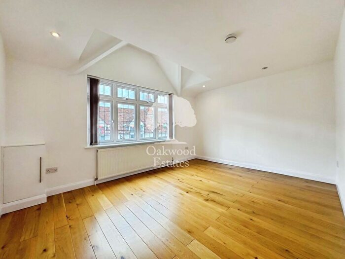 2 Bedroom Duplex To Rent In High Street, Burnham, SL1