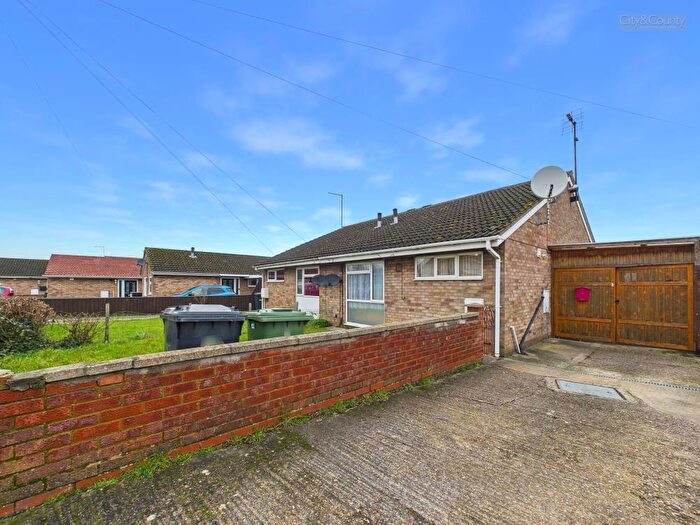 2 Bedroom Semi-Detached Bungalow For Sale In Thurning Avenue, Peterborough, PE2
