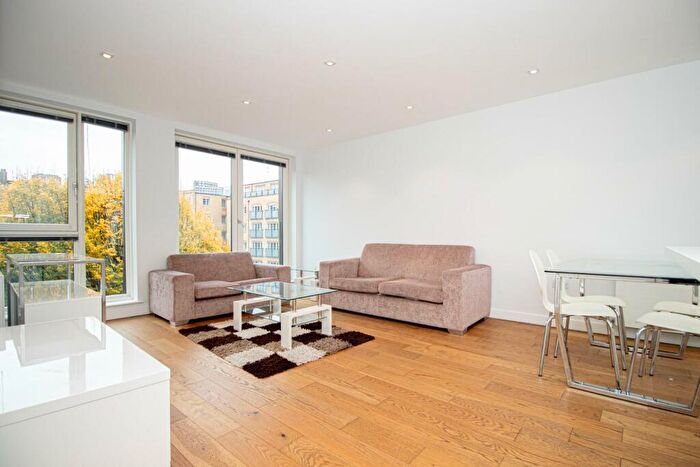3 Bedroom Apartment To Rent In Heneage Street, E1