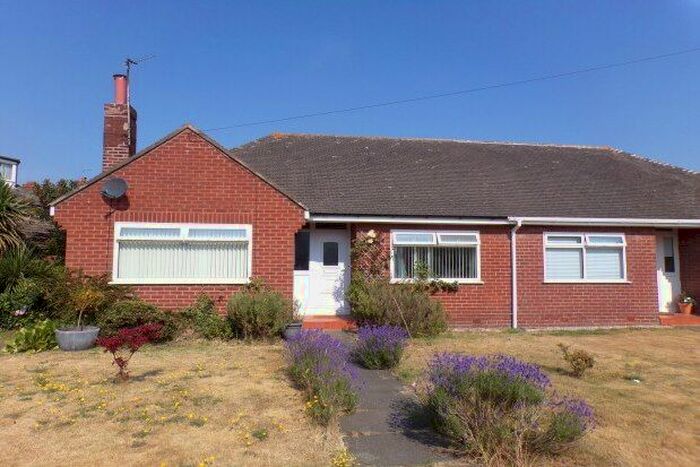 2 Bedroom Bungalow To Rent In Sandringham Close, Wirral, CH47