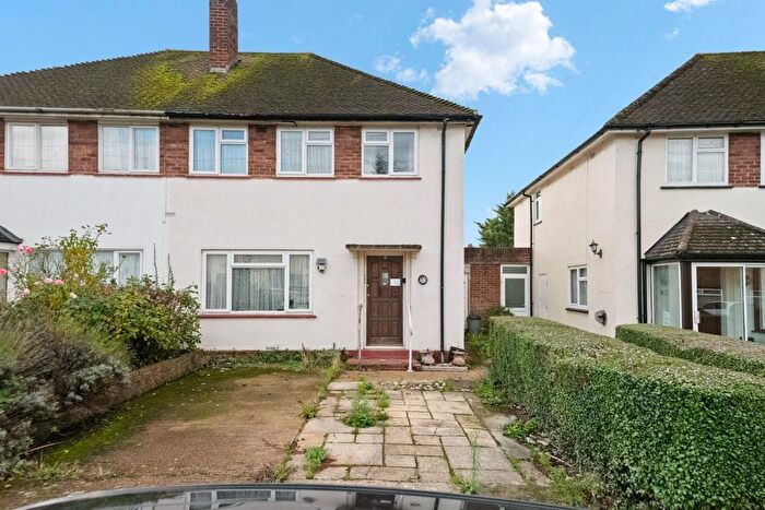 3 Bedroom Property For Sale In Regent Avenue, Uxbridge, UB10