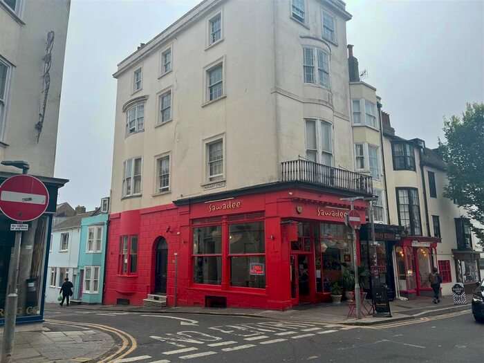 3 Bedroom Flat To Rent In Hampshire Court, Upper St. James's Street, Brighton, BN2