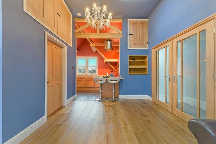 2 Bedroom Flat To Rent In Inner Park Road, London, SW19