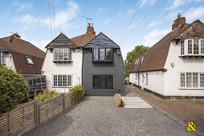 2 Bedroom Semi Detached House For Sale In Maidstone Road, Sidcup, DA14