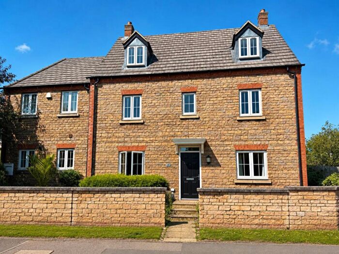 5 Bedroom Semi-Detached House To Rent In Bridge Street, Thrapston, NN14