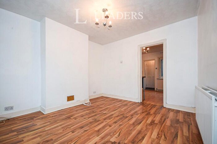 2 Bedroom Terraced House To Rent In Victoria Avenue, Southend-on-Sea, SS2