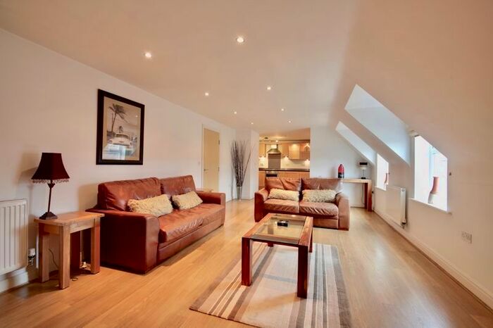 2 Bedroom Flat To Rent In Fluin Lane, Frodsham, WA6