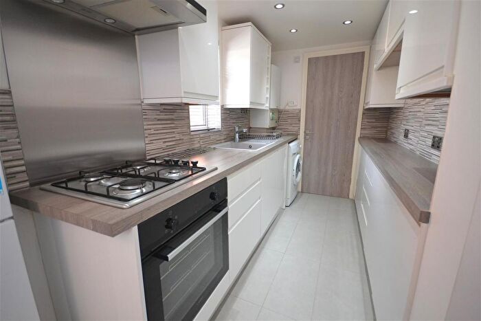 2 Bedroom Flat To Rent In York Road, Reading, RG1