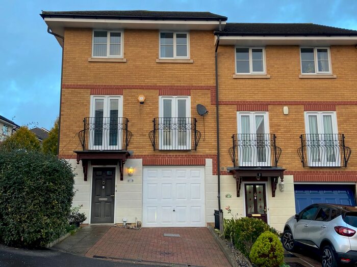 4 Bedroom Town House To Rent In Lydd Close, St. Leonards-On-Sea, TN38
