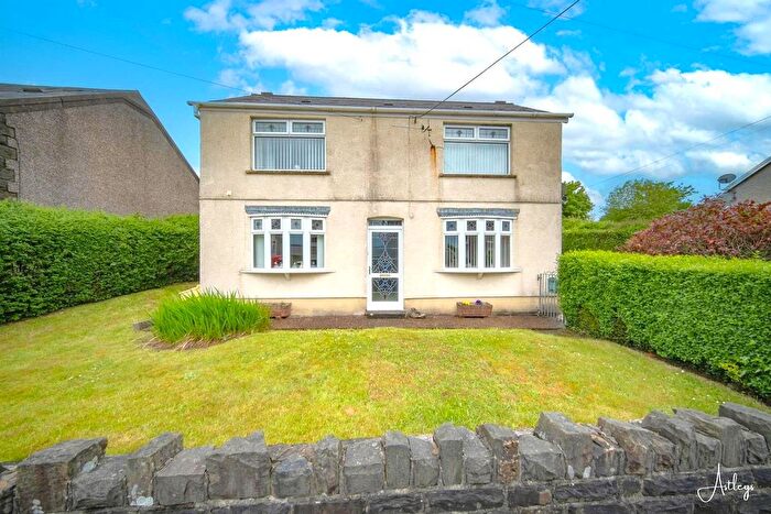 4 Bedroom Detached House For Sale In Neath Road, Pontardawe, Swansea, SA8