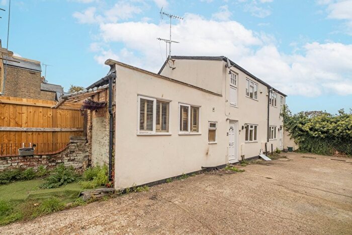 2 Bedroom Semi-Detached House To Rent In Richmond Road, Twickenham, TW1